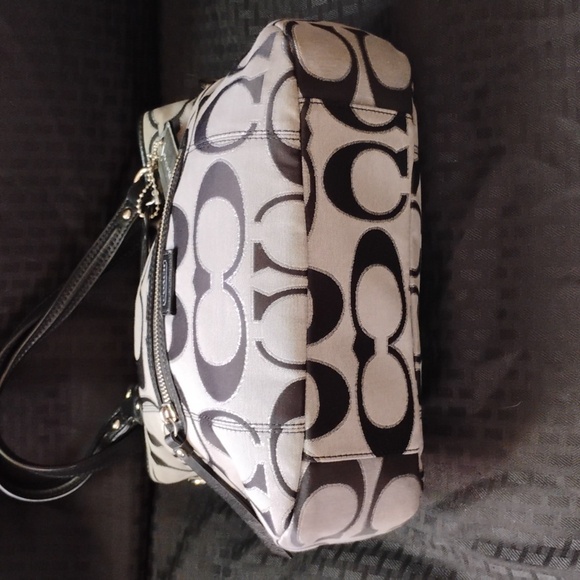 Coach F23940 Gray & Black | Like new - Picture 3 of 8